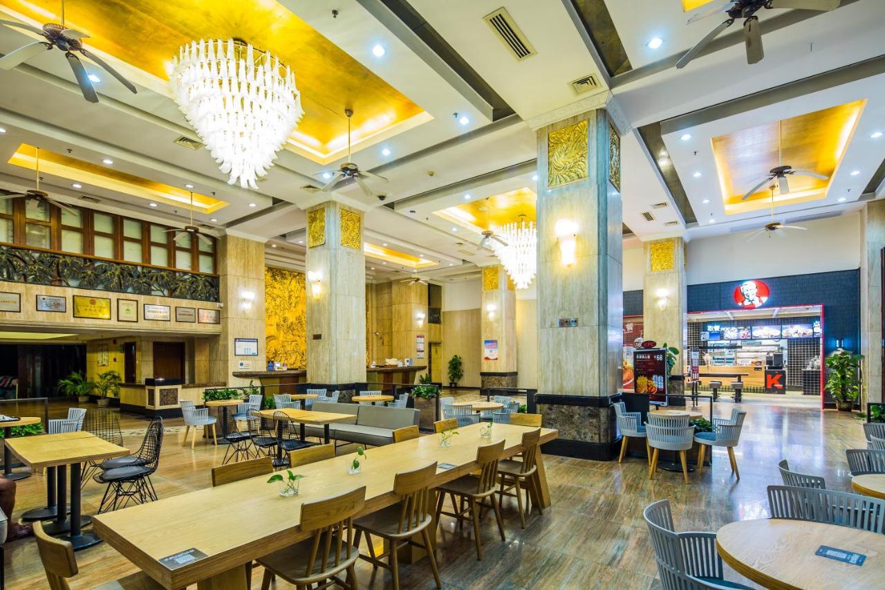 Linda Seaview Hotel Санья Экстерьер фото